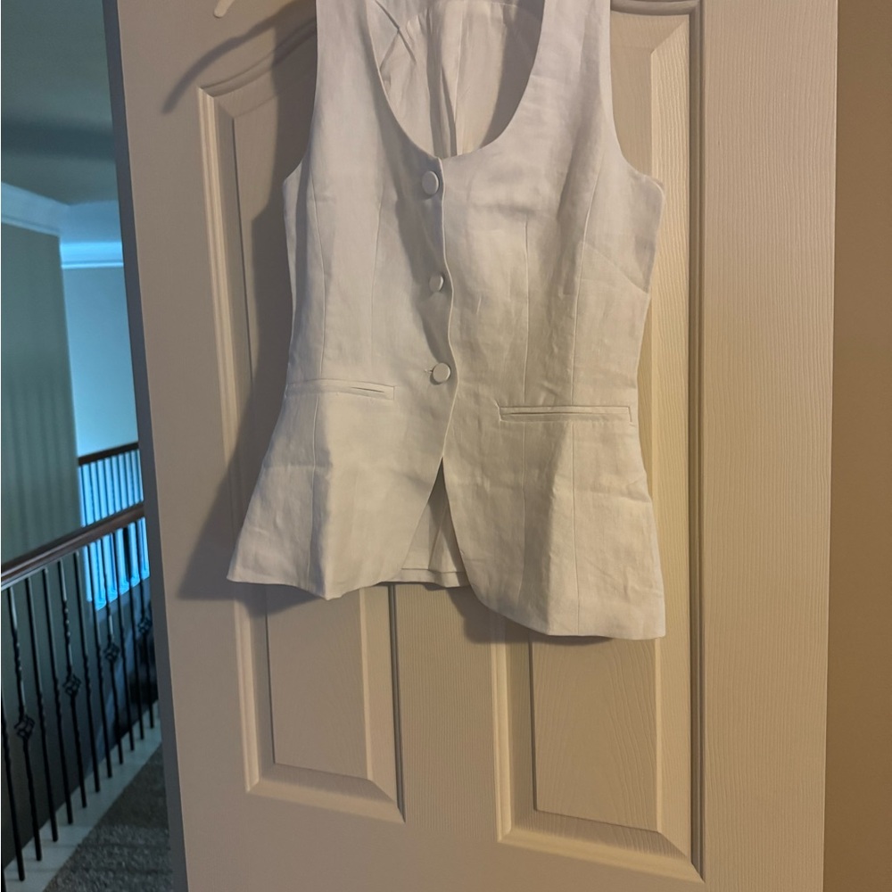 Madewell White Sleeveless Button-Up Top